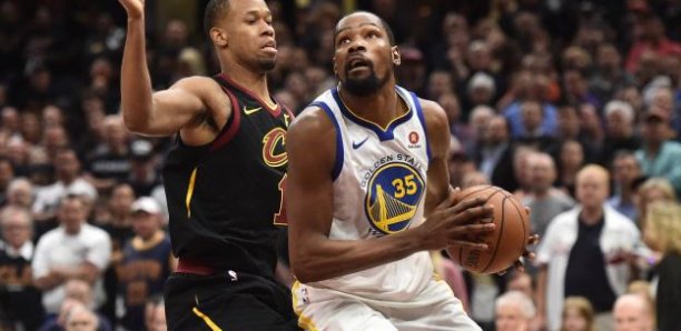 Kevin Durant enfonce Cleveland, Golden State à une victoire du titre