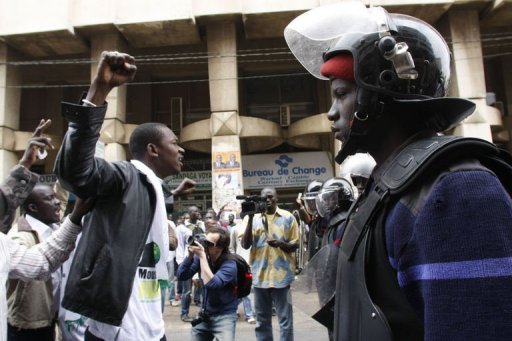 Eclairage - Des manifestants sont-ils payés pour mettre le Sénégal à feu et à sang ?