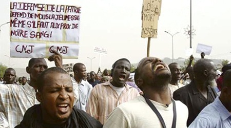 JEUNES MALIENS «Prêt à mourir les armes à la main»