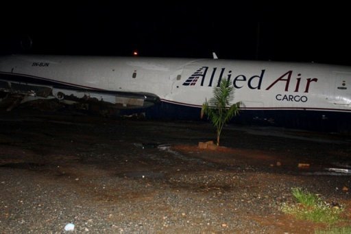 Ghana: un avion cargo écrase un minibus à l'atterrissage et fait dix morts