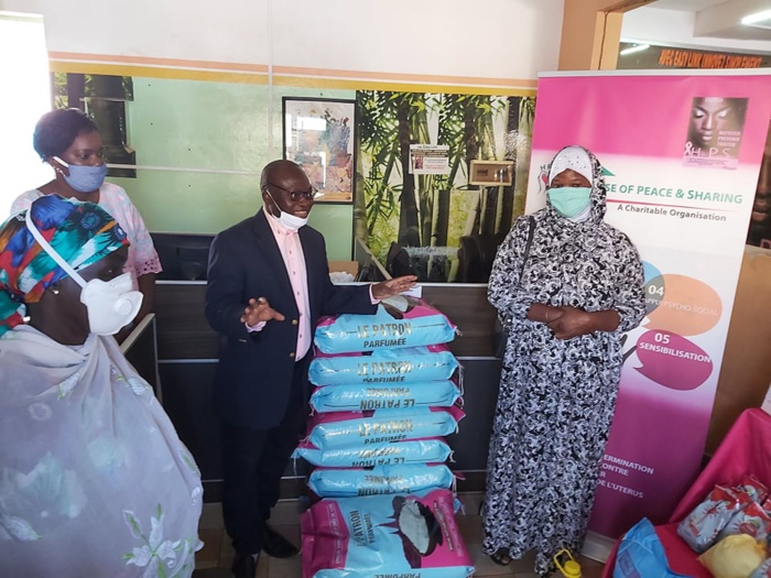 Remise de don aux patientes suivies par HPS à Dakar, Thies et St Louis