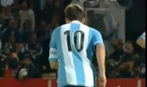 REGARDEZ. Le somptueux coup-franc de Messi avec l'Argentine