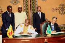 Signature du communiqué conjoint sanctionnant la visite dE Macky Sall en Mauritanie