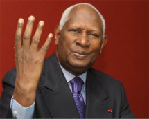 Abdou Diouf sur la décision du Gabon de se mettre à l’anglais : "Pourquoi l’annoncer maintenant ?"