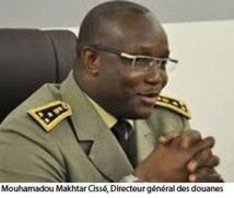 La Douane saisit 18 tonnes de bouillons alimentaires et 04 tonnes de pâtes dentifrices contrefaisant des marques de produits fabriqués au Sénégal