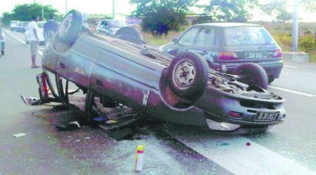 Accident sur la route Ngor : Une voiture se renverse sans faire de victime