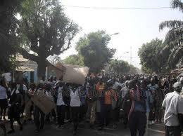 Les Élèves Marcheurs De Ziguinchor En Grêve De La Faim