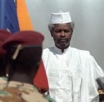 Placé sous mandat de dépôt, Hissène Habré atterrit au Pavillon spécial