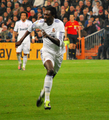 Tottenham : Adebayor vers le Besiktas ?