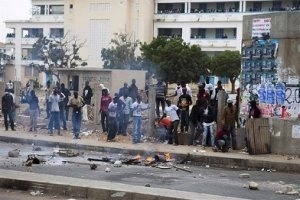 Les étudiants de l’Ucad aux Policiers «Dégagez, vous êtes des vendeurs de drogue ! »