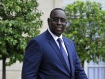 Macky Sall offre dix(10) millions FCFA aux marchands de Sandaga