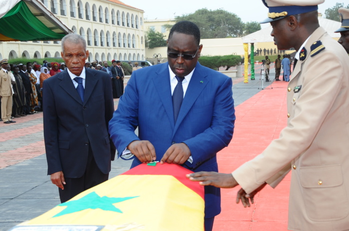 REGARDEZ. La République rend hommage aux deux soldats tués au Mali