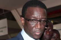 Huit cent (800 )millions pour son image, Macky 2012 invite l’(Ofnac )à fouiller Amadou Bâ