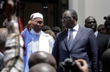 Supprimant 59 agences, Macky Sall cède déjà et plagie Wade