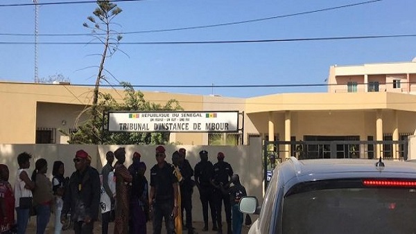 Mbour: deux faux policiers qui arnaquaient les commerçants arrêtés