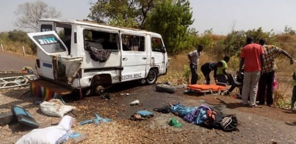 Autoroute à péage / Khombole : Un minicar se renverse et fait 08 morts et plusieurs blessés