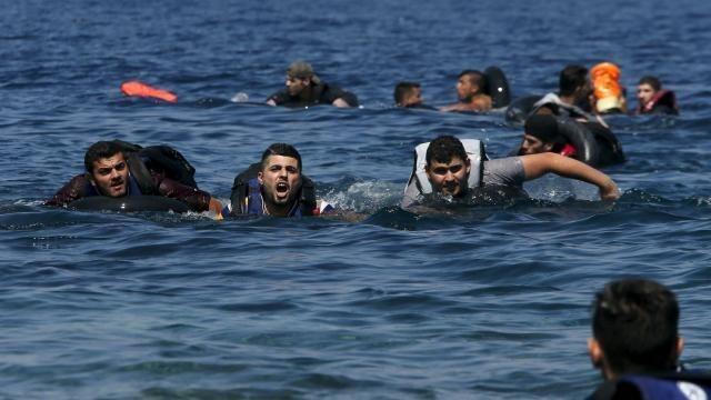 Crise migratoire à Ceuta : 300 migrants tentent de rejoindre l'enclave espagnole à la nage