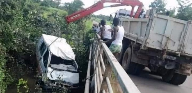 Guinée: 13 passagers d'un minibus, dont 6 enfants, tués dans un accident