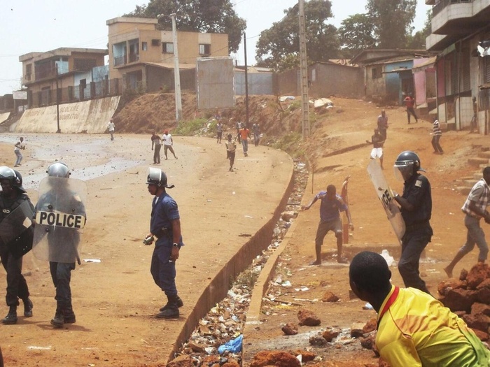 Guinée : des dizaines de morts dans des heurts lors d'un match de foot