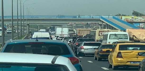 Autoroute à péage (Rufisque-Dakar) : Un carambolage fait ralentir la circulation... un bouchon de 5 km constaté ce lundi