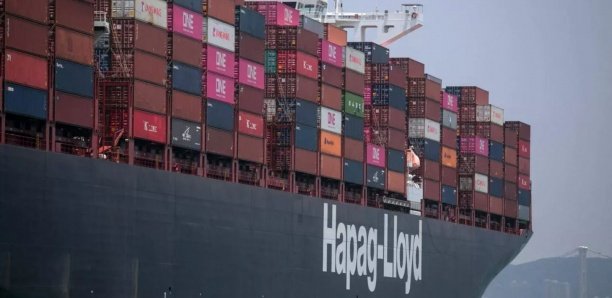 Sénégal : Le bateau de Hapag-Lloyd chargé de déchets plastiques part en catimini