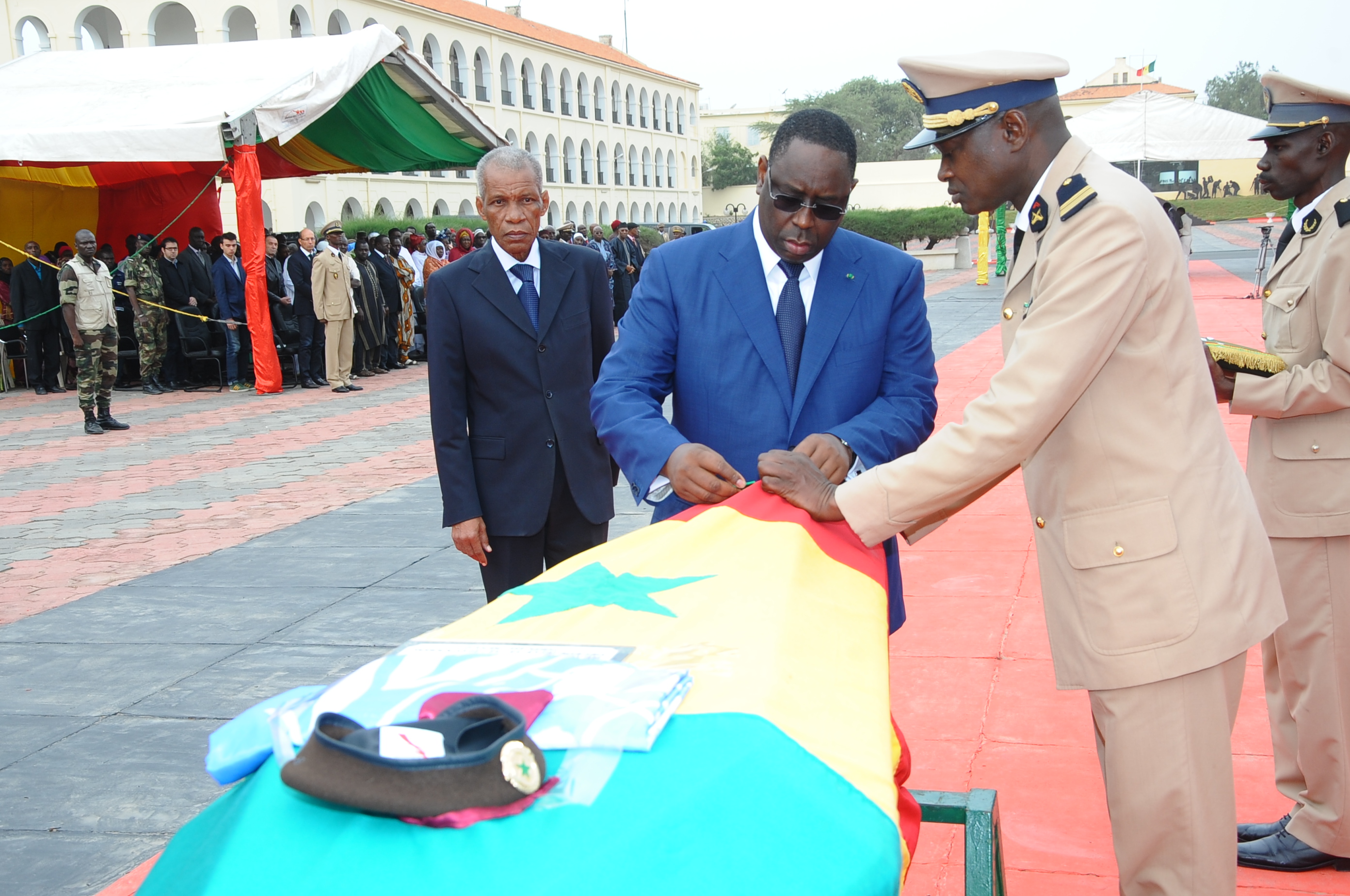 REGARDEZ. La République rend hommage aux deux soldats tués au Mali