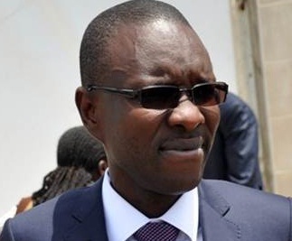 Palais de la République : Abou Abel Thiam vers la sortie