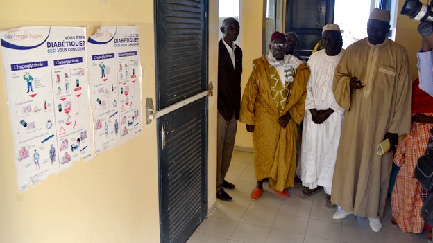 C’est la colère noire des personnes diabétiques après la décision de l’actuel directeur de fermer leur centre d’urgences. Ce matin, les responsables des associations des hémodialysés et des diabétiques se sont mobilisés à coté des patients, devant ce