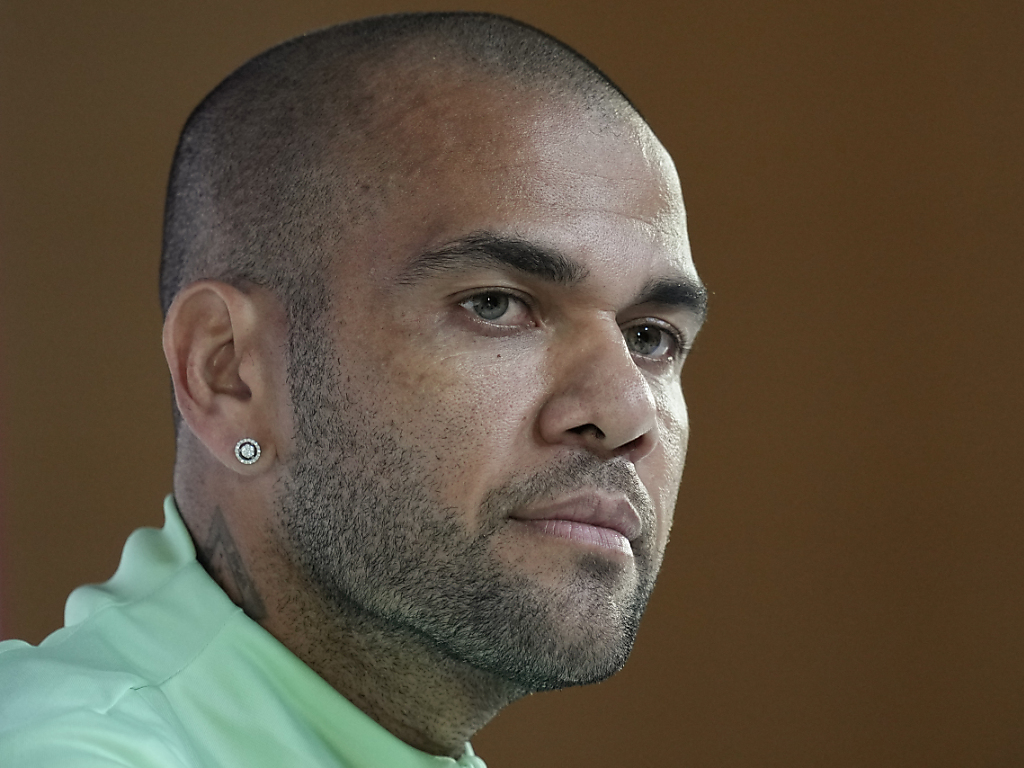 Accusé de viol, Dani Alves reste en prison