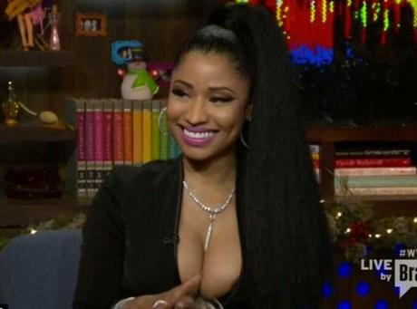 Nicki Minaj : après ses fesses, ses tétons débordent !