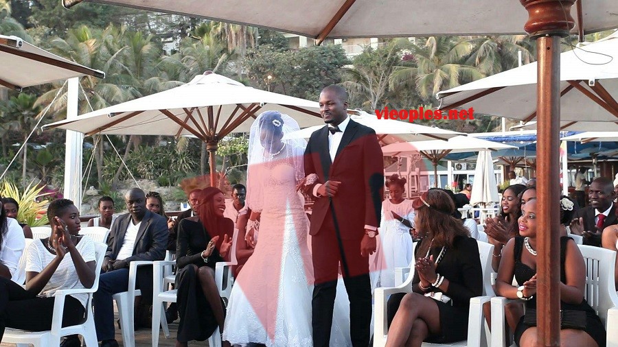 (2) Photos: faux mariage de Queen Biz… Regardez