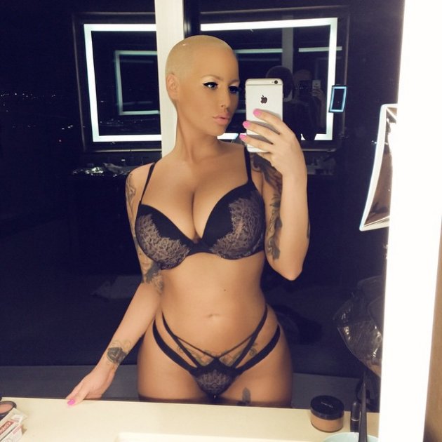 Amber Rose répond à ses détracteurs en petite tenue très sexy