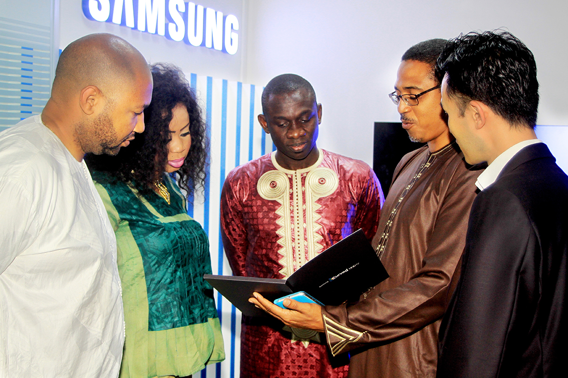 PAPE DIOUF AMBASSADEUR DE LA MARQUE SAMSUNG