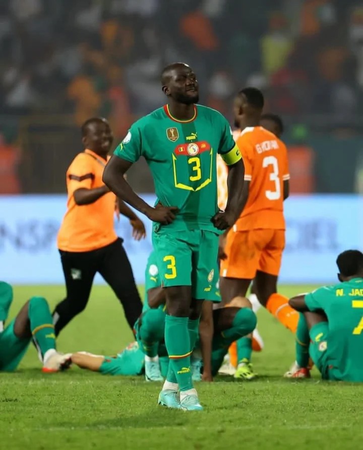 Le départ d’Aliou Cissé réclamé, certains joueurs critiqués : Kalidou Koulibaly appelle au calme et promet un retour en force du Sénégal