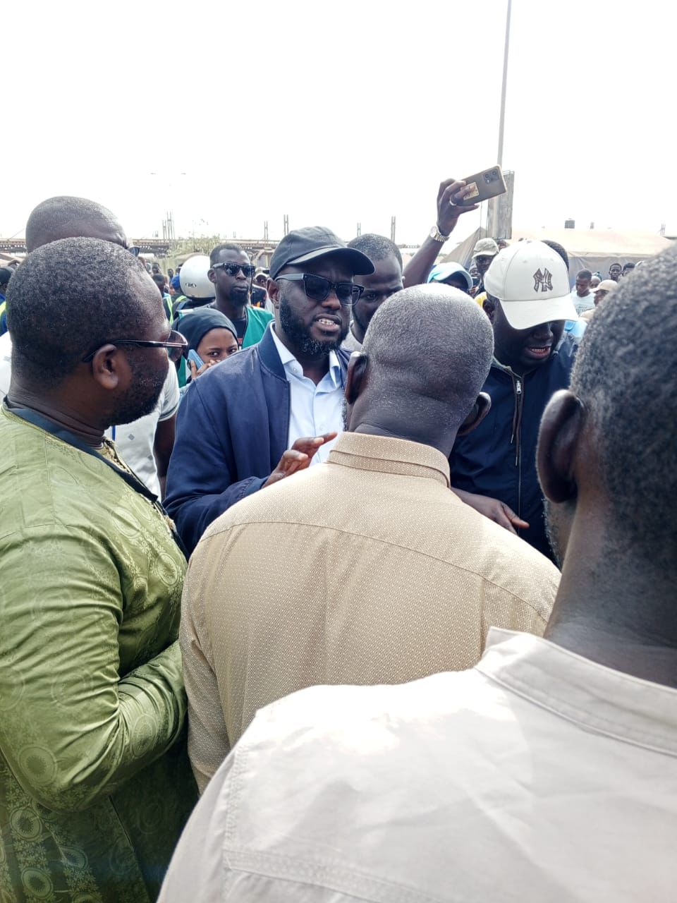 Transports : Le ministre Malick Ndiaye à la gare des Baux-Maraîchers pour veiller au respect des tarifs