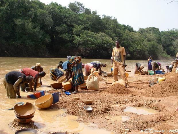 Fleuve du Falémé : 17 sites d'orpaillages et six entreprises d'exploitation minière suspendues pour non respect du décret interdisant les activités