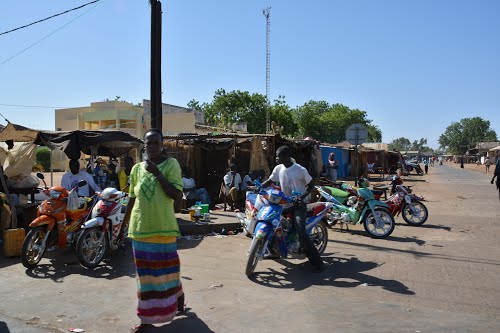 Horreur au quartier Gombé de Koungheul- Prenant une bouteille de «khémé» pour du «diwou gnor», tout Dabocounda interné à l’hôpital de la ville !