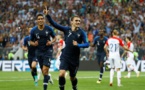 FINALE DE LA COUPE DU MONDE : La France mène 2-1 face à la Croatie à la mi-temps