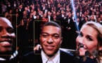 Ballon d’or : Drogba prend un selfie avec Mbappé pour payer une «dette» vieille de 10 ans