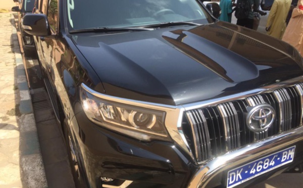 Ce proche de Macky Sall s'offre une voiture à 45 millions FCfa et crée la polémique (photos)