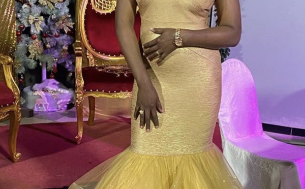 PHOTOS - Nouvel An : Bijou Ndiaye apparaît toute rayonnante dans sa robe de sirène